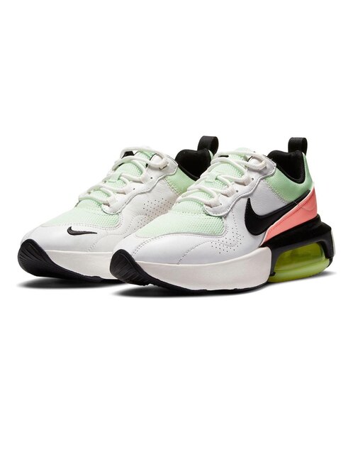 Tenis Nike piel blanco con logotipo en Liverpool