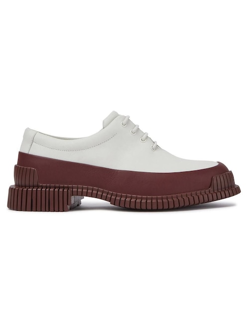 Zapato de piel para mujer