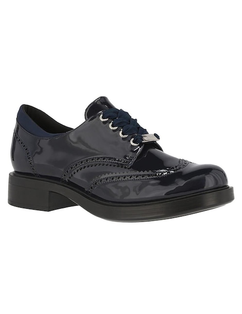 Zapato de charol para mujer