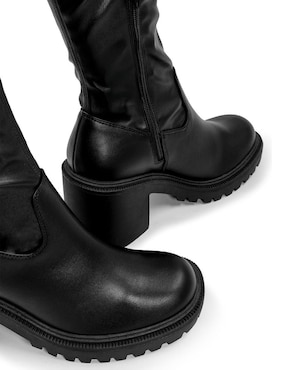 Bota abajo de la rodilla Ivonne Twisted Classics para mujer