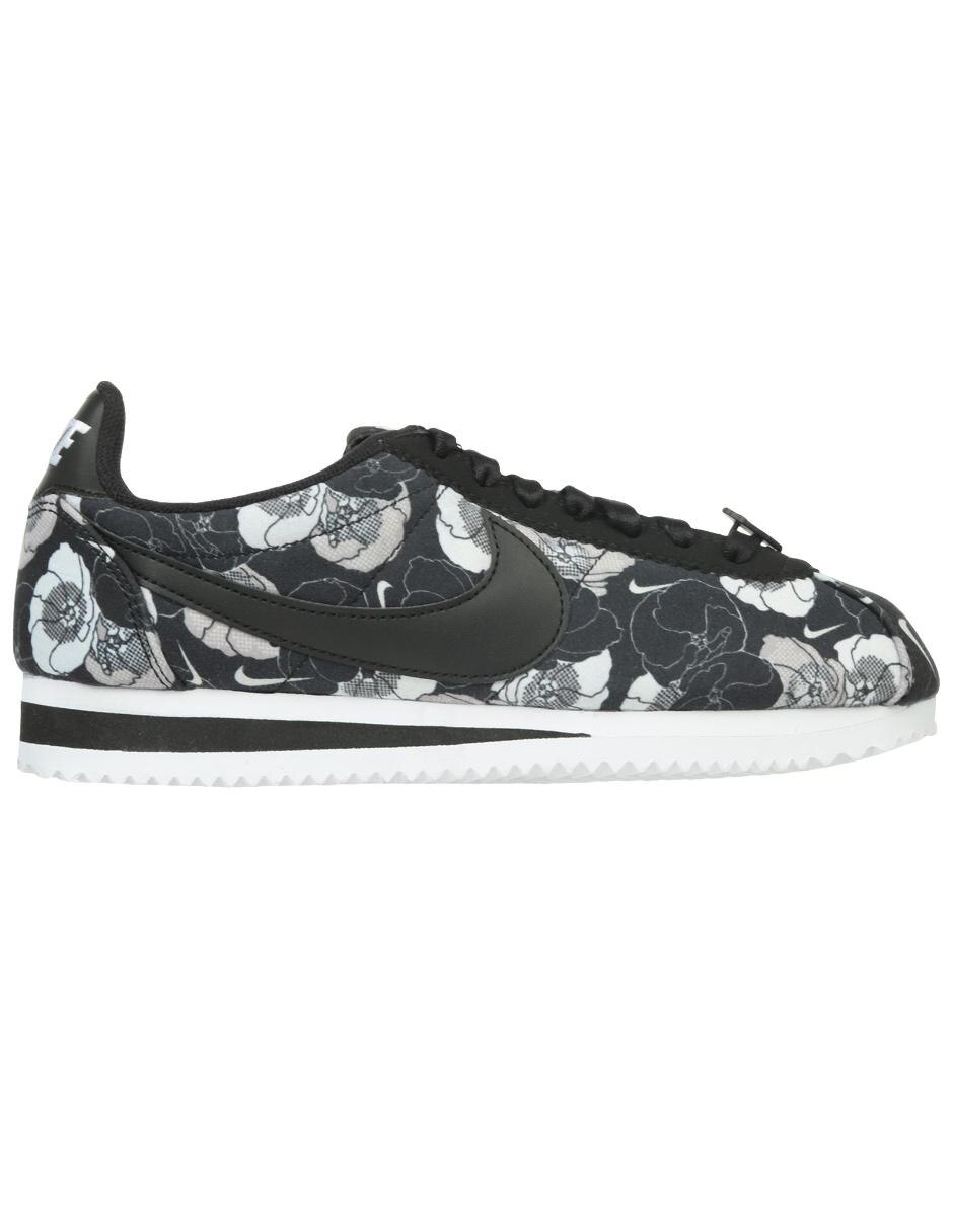 Tenis Nike negro logotipo en Liverpool