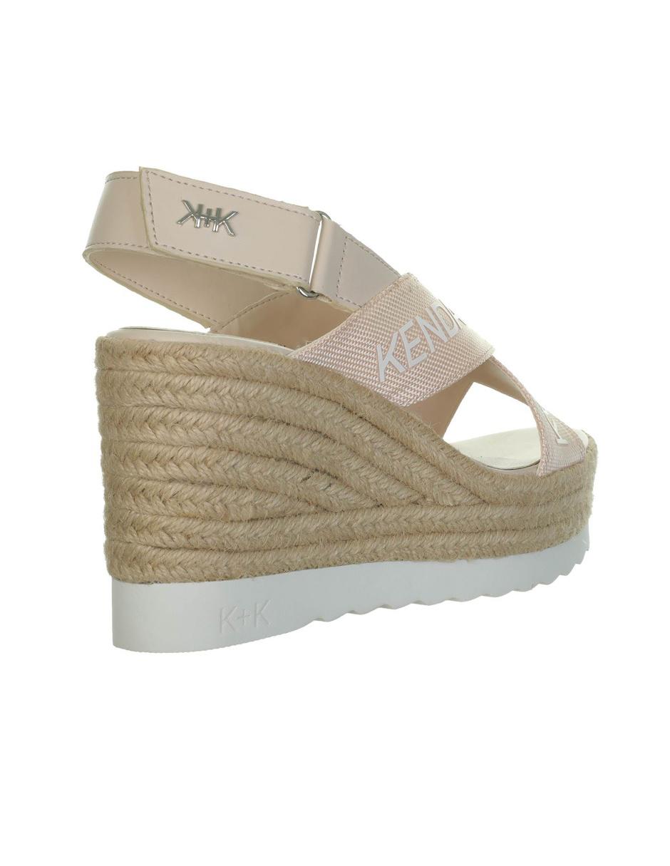 Sandalia Kendall and Kylie con velcro 2
