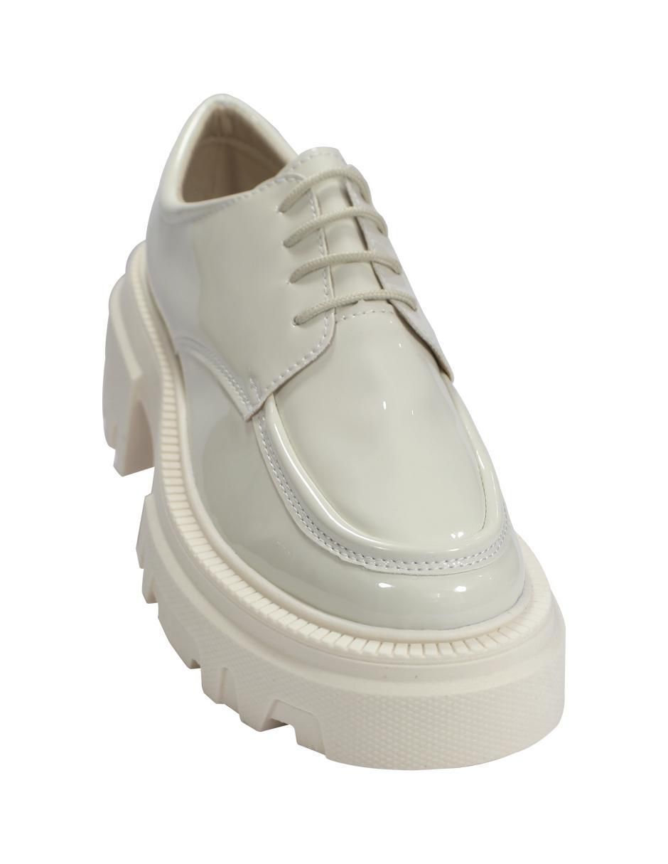 Zapato de charol para mujer