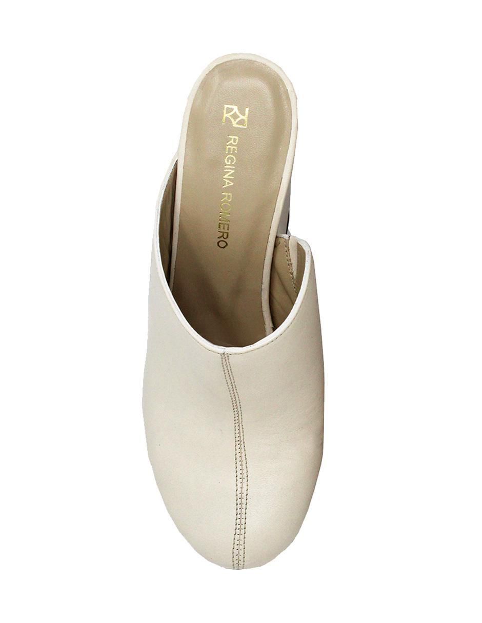 "zapato de plataforma" regina romero otoño invierno 2023 "punta" redonda