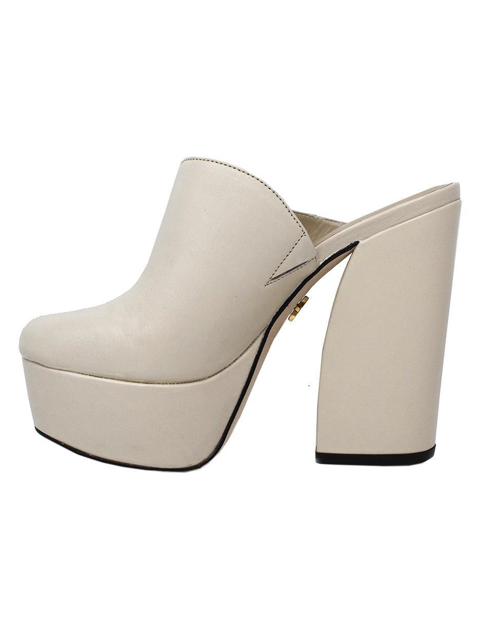 "zapato de plataforma" regina romero otoño invierno 2023 "punta" redonda