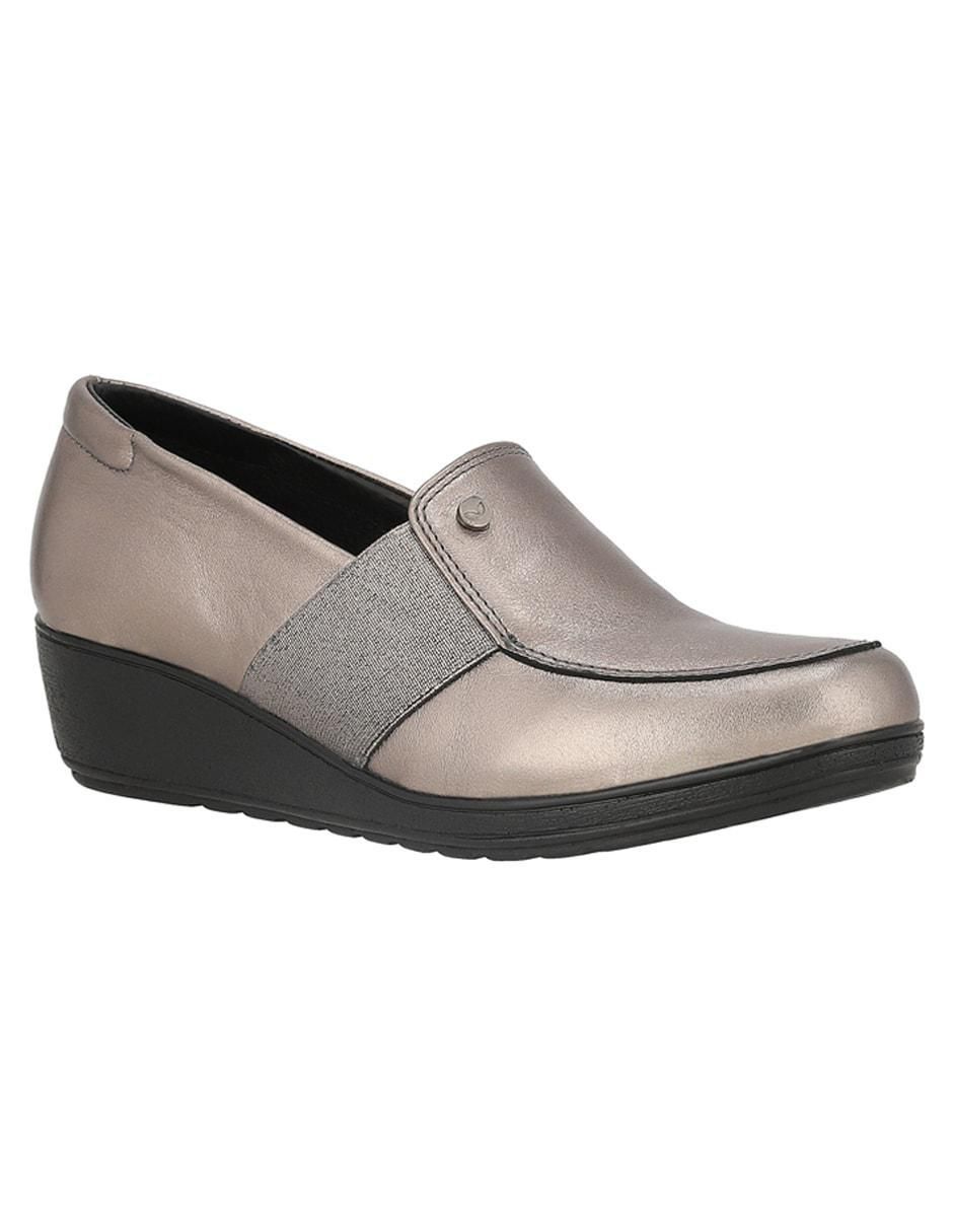 Zapato de piel para mujer