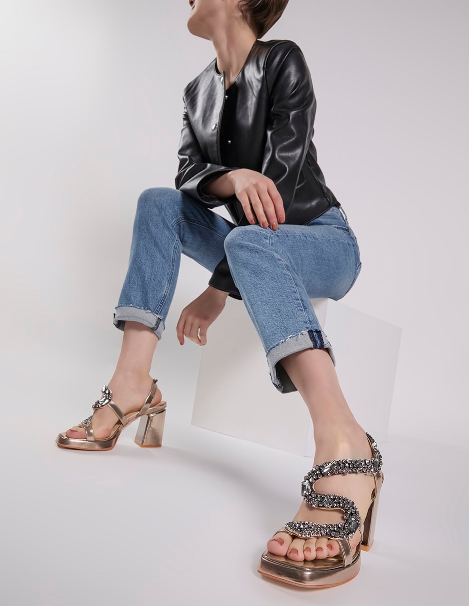 Sandalia para mujer 8
