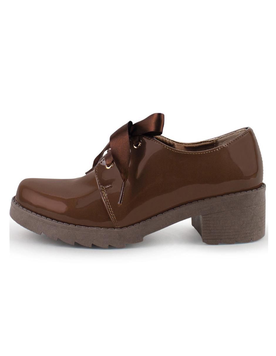 Zapato de charol para mujer