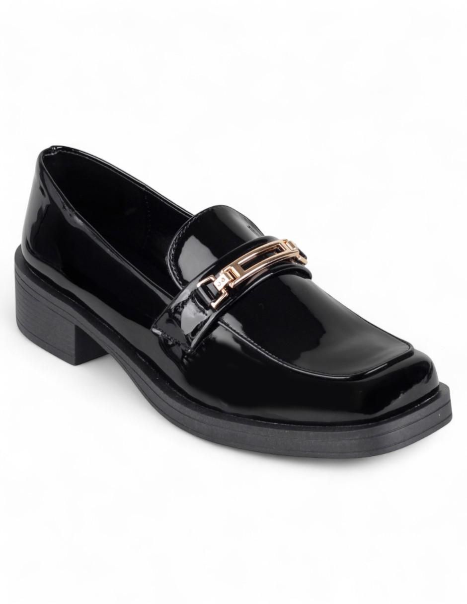 Zapato de charol para mujer